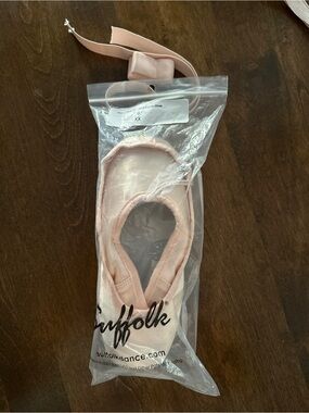 Suffolk Pink Satin Pointe Shoes